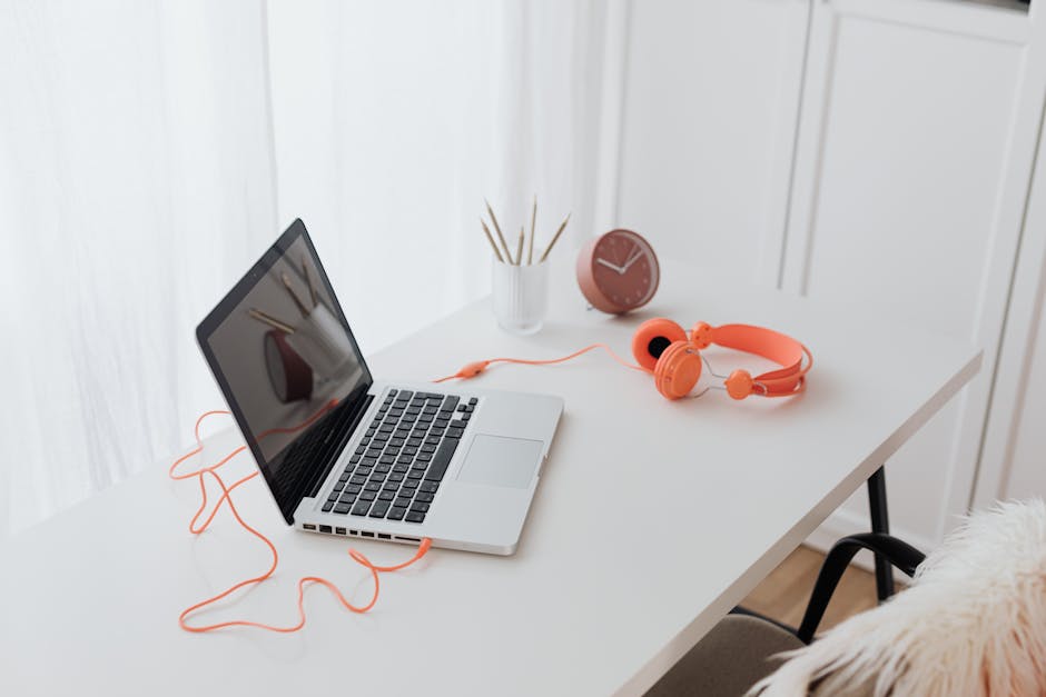 Best Way to Declutter Home Office: Practical 2024 Guide to Organizing Your Workspace